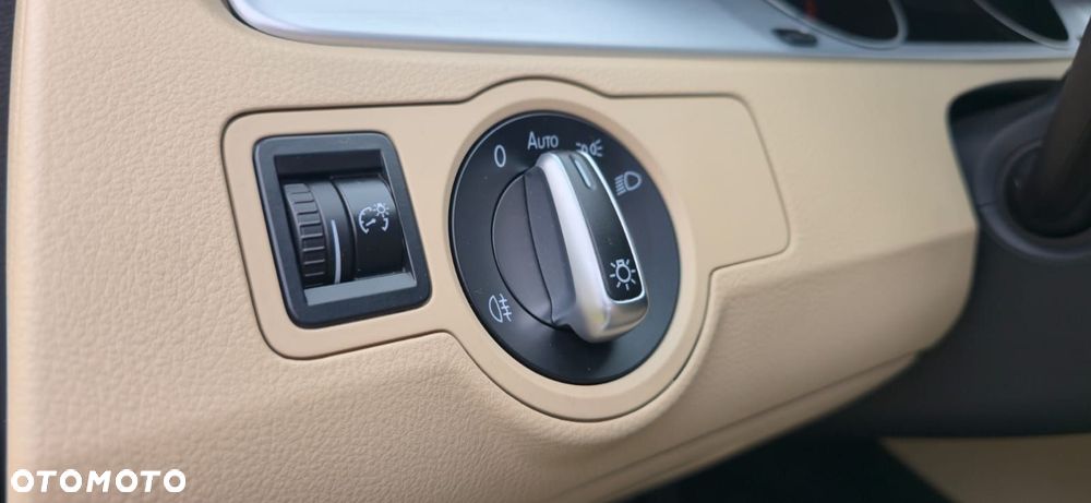 Volkswagen CC 3.6 V6 4Motion DSG - 16