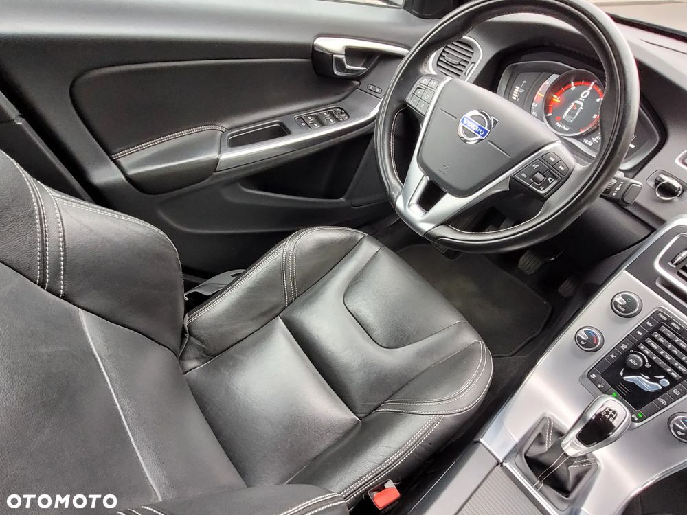 Volvo S60 D3 Linje Svart - 31