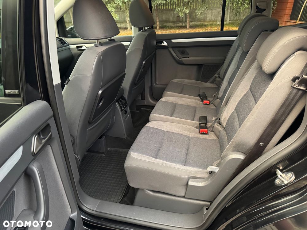 Volkswagen Touran 1.6 TDI DPF BlueMotion Technology STYLE - 27
