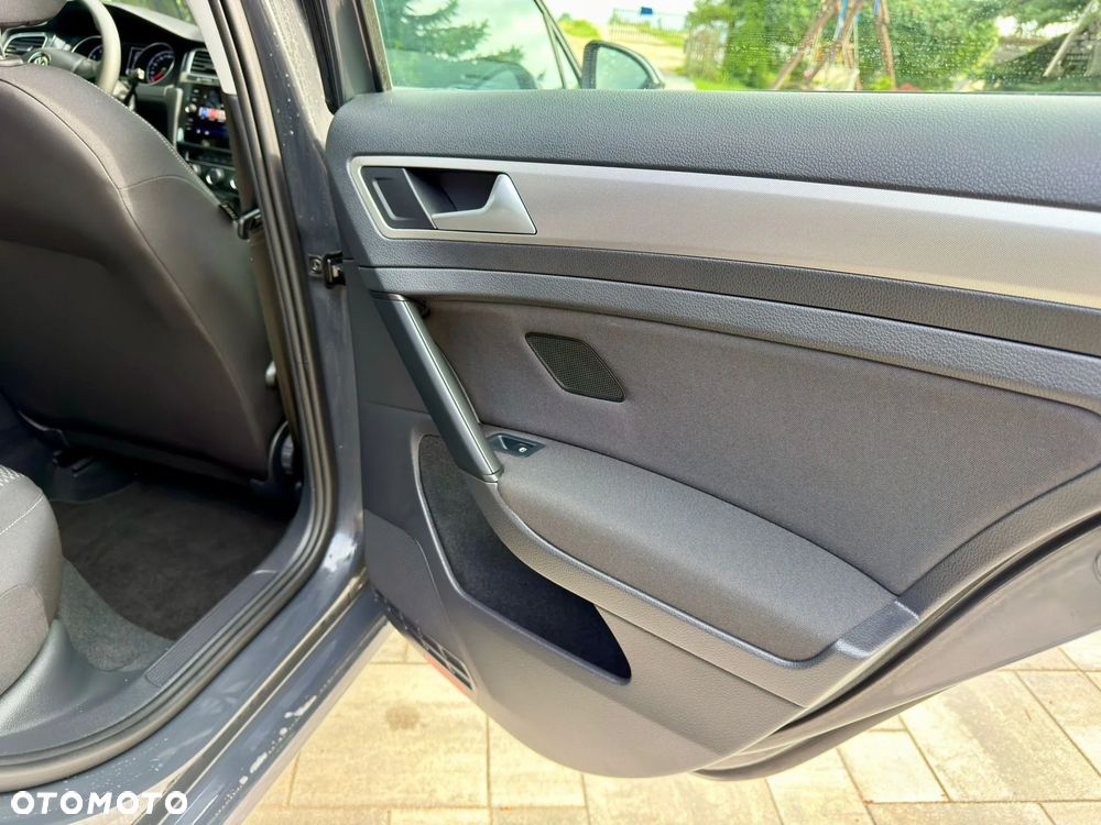 Volkswagen Golf 1.0 TSI BMT Trendline - 33