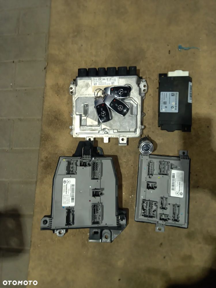 MERCEDES-BENZ E W213 KOMPUTER / STEROWNIK ECU I KOMPLET KLUCZY A6549003200 - 1