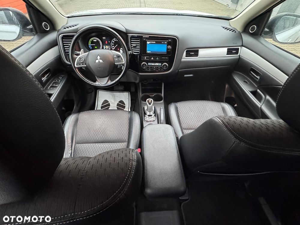 Mitsubishi Outlander - 7