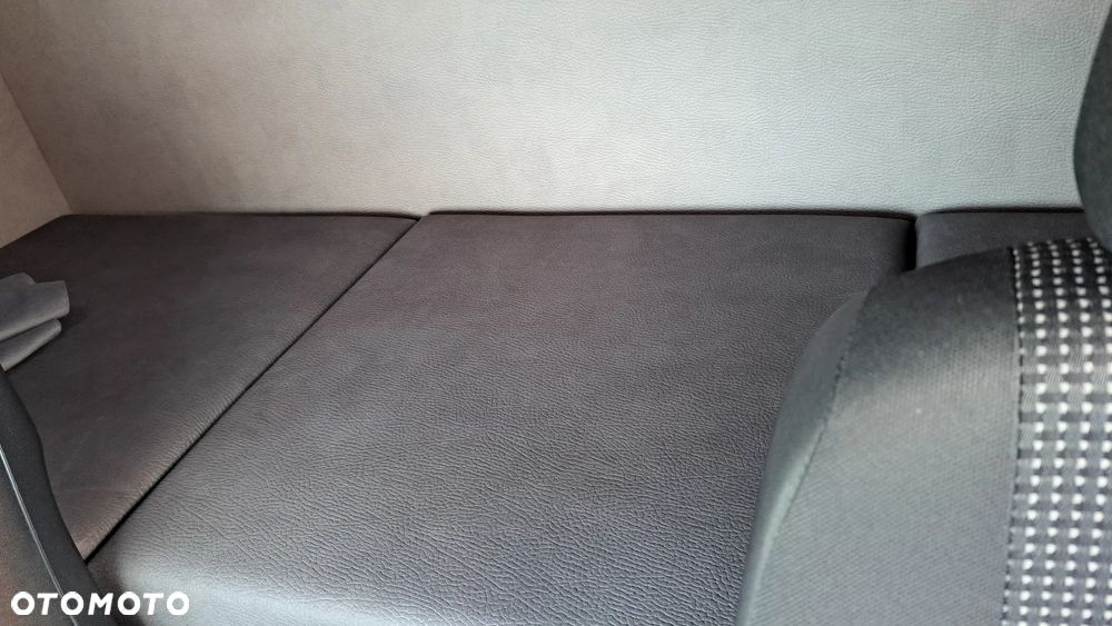 Mercedes-Benz Sprinter 519 - 18