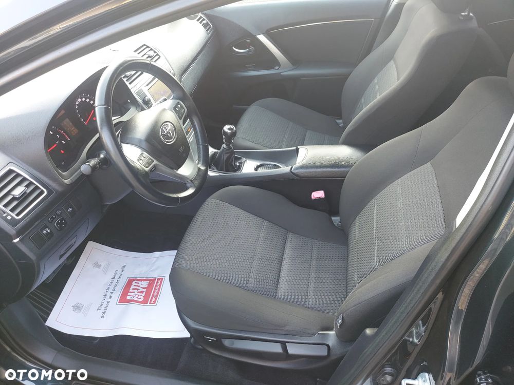Toyota Avensis - 22