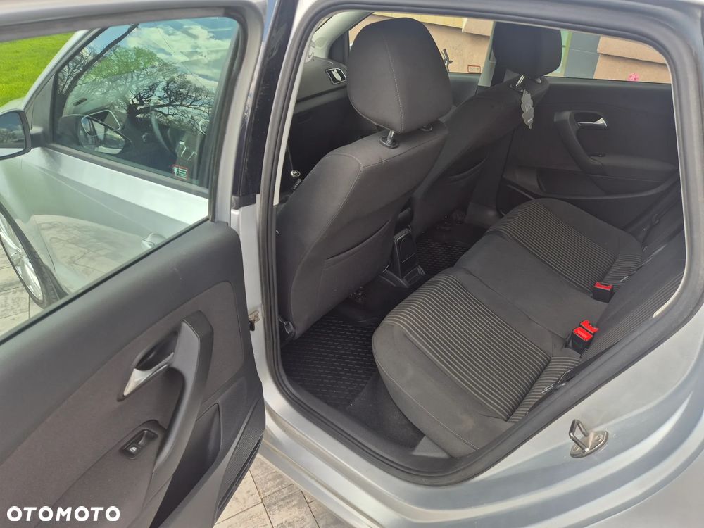 Volkswagen Polo 1.6 TDI Highline - 20