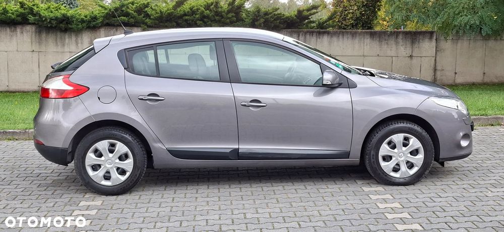 Renault Megane 1.6 16V 110 TomTom Edition - 11