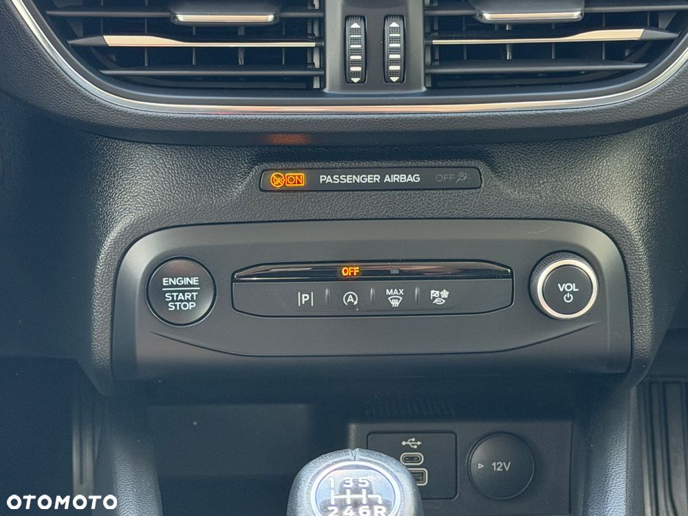 Ford Focus 1.0 EcoBoost Titanium - 11