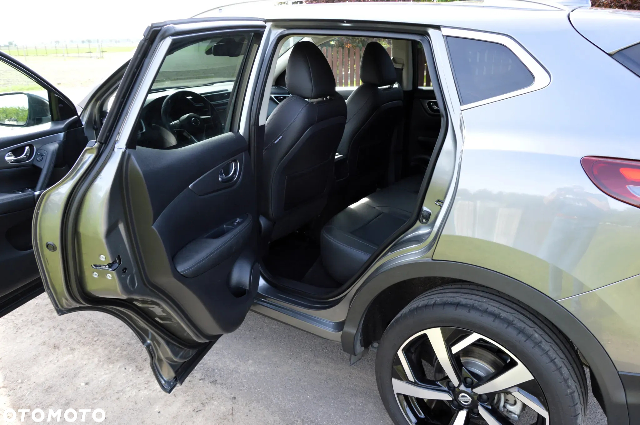 Nissan Qashqai 1.2 DIG-T N-Connecta Xtronic EU6 - 11