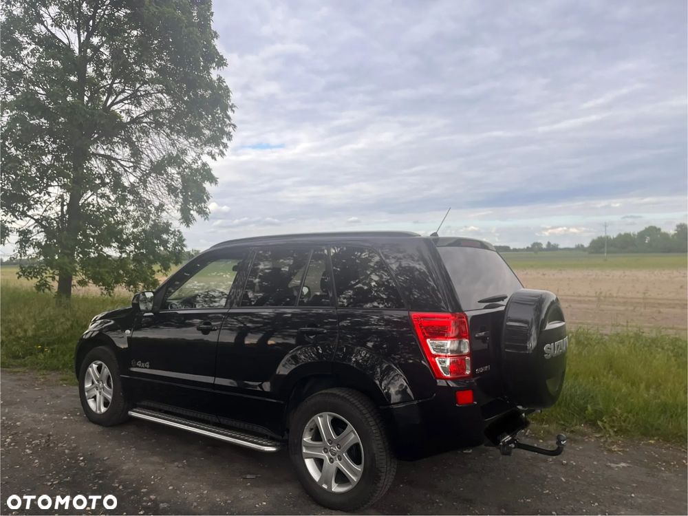 Suzuki Grand Vitara 2.0 De luxe - 2