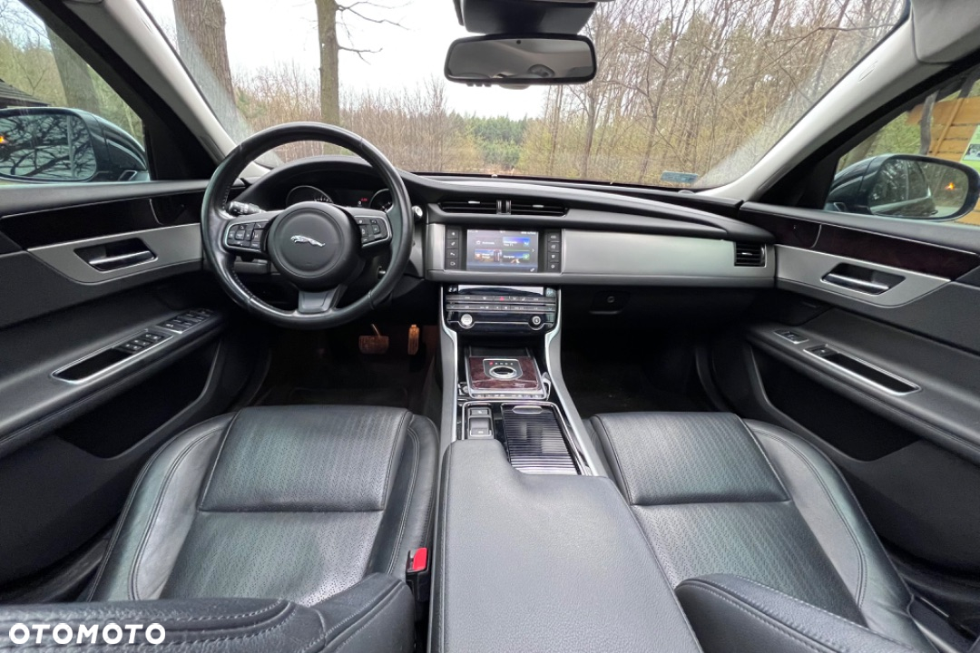 Jaguar XF 2.0 i4D Prestige - 9