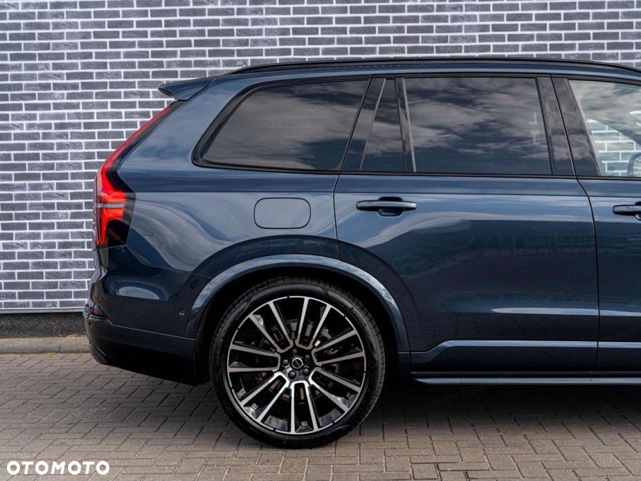 Volvo XC 90 B5 B AWD Ultra Dark 7os - 23