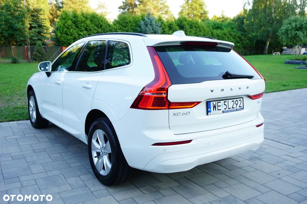 Volvo XC 60 B4 B Momentum Pro - 11