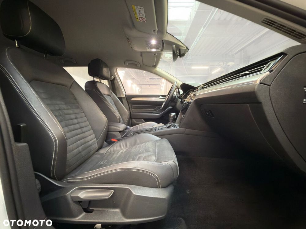 Volkswagen Passat - 25