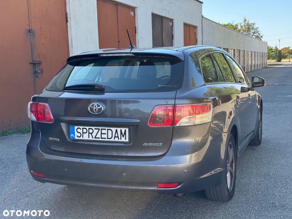 Toyota Avensis 1.6 Luna - 12