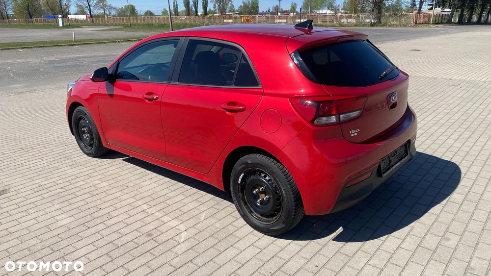 Kia Rio 1.0 T-GDI 100 Dream-Team Edition - 4