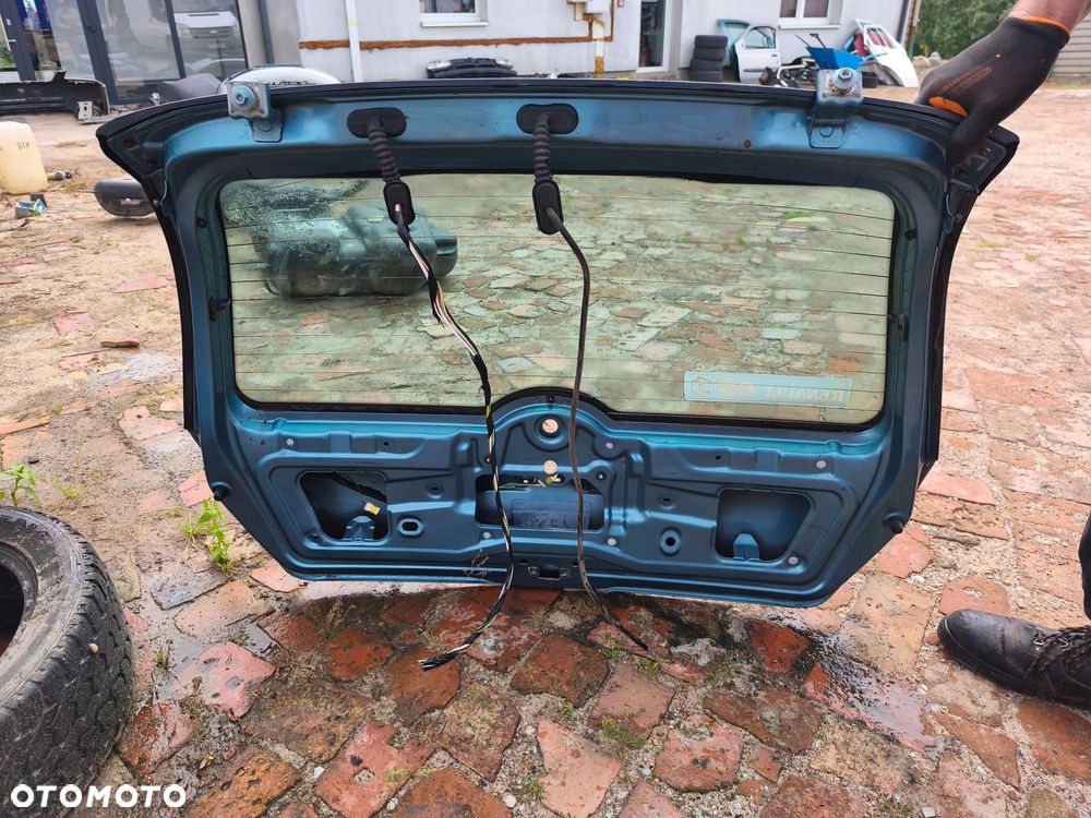 CLIO II LIFT 01- KLAPA BAGAŻNIKA SZYBA TYŁ GOŁA HB 3D TEF47 1.2 16V D4F712 - 8