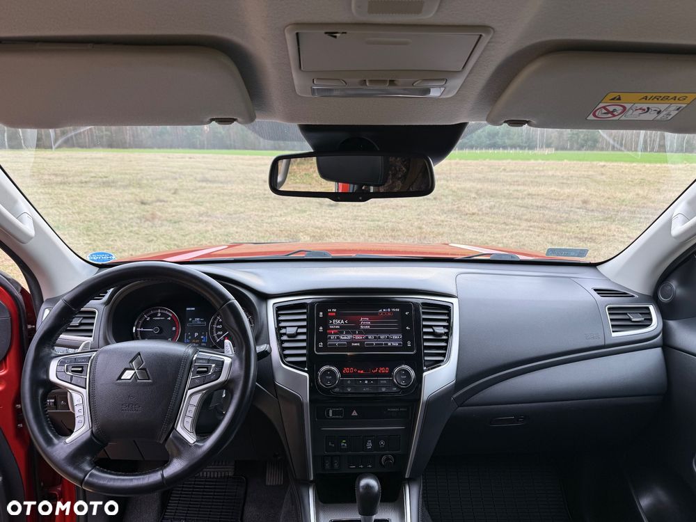 Mitsubishi L200 2.2 d DC Power Instyle Plus - 13