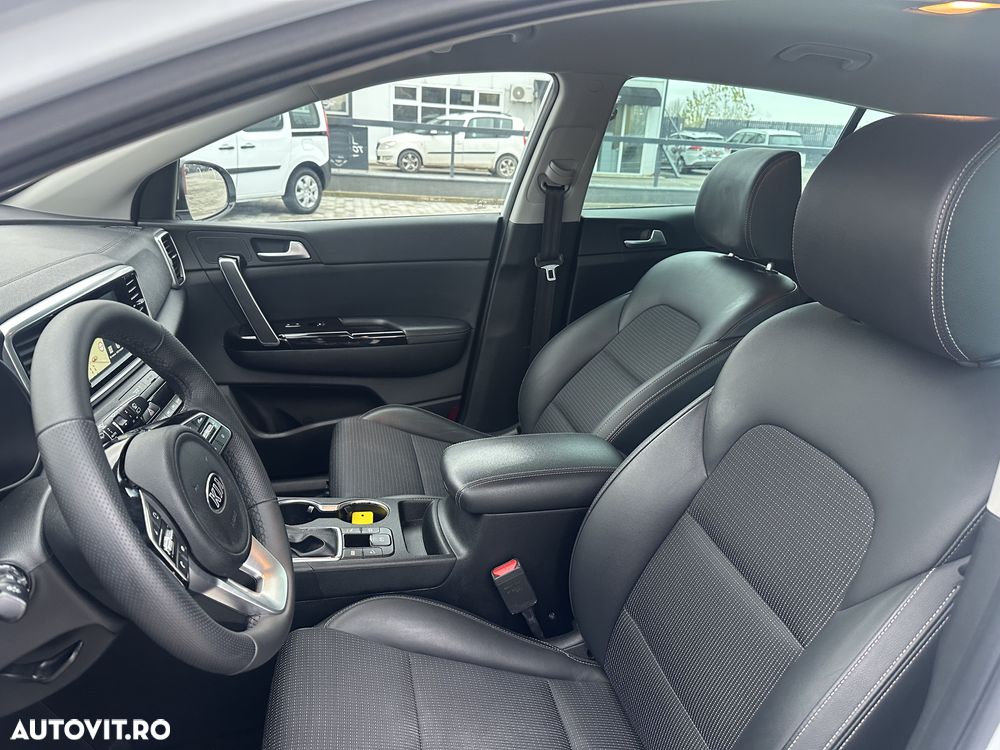 Kia Sportage 1.6 DSL MHEV 7DCT HP 4x2 Style - 13