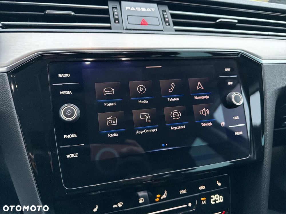 Volkswagen Passat - 29