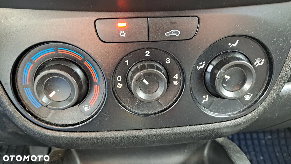 Opel COMBO - 22