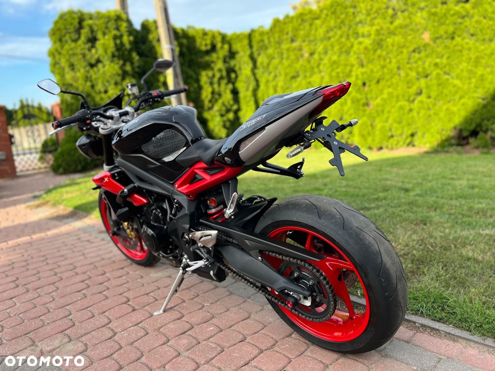 Triumph Street Triple - 12