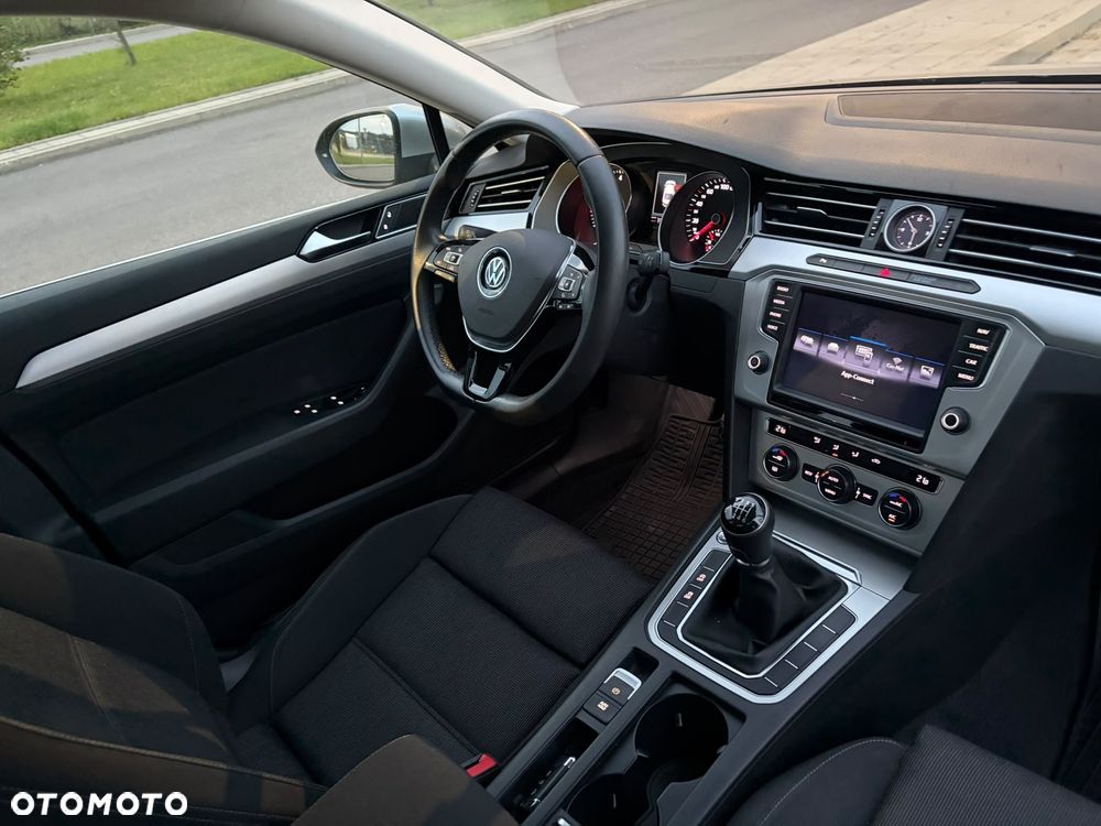 Volkswagen Passat 1.8 TSI BMT Comfortline - 19