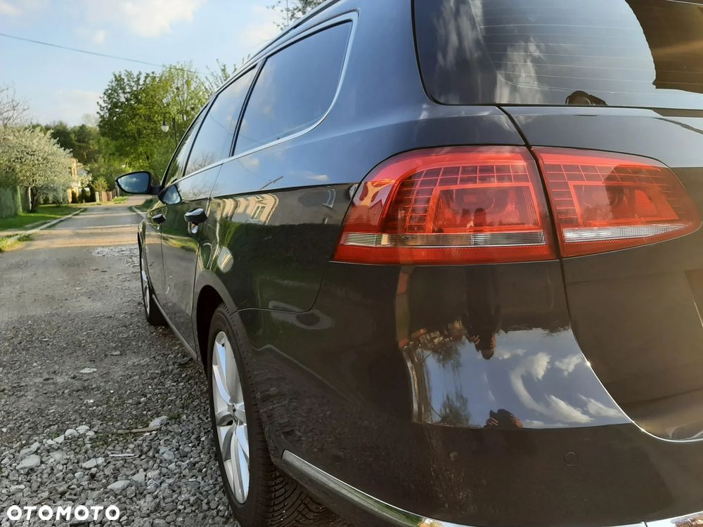 Volkswagen Passat 2.0 TDI Highline - 16