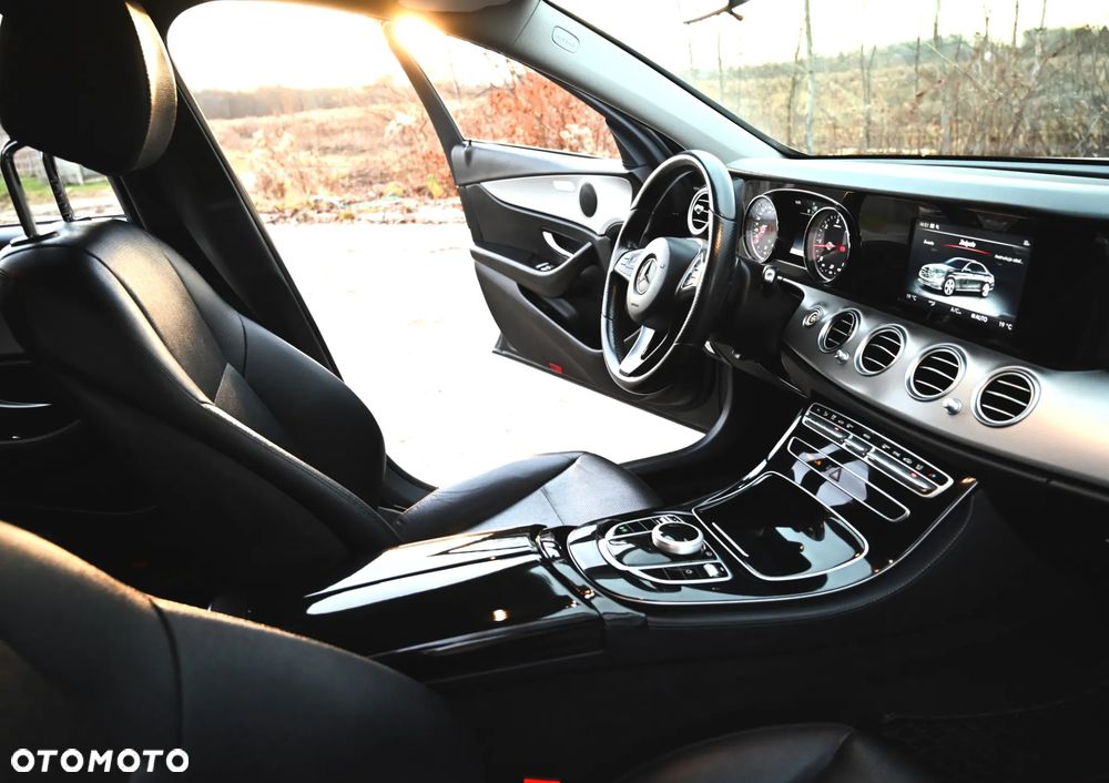 Mercedes-Benz Klasa E - 28