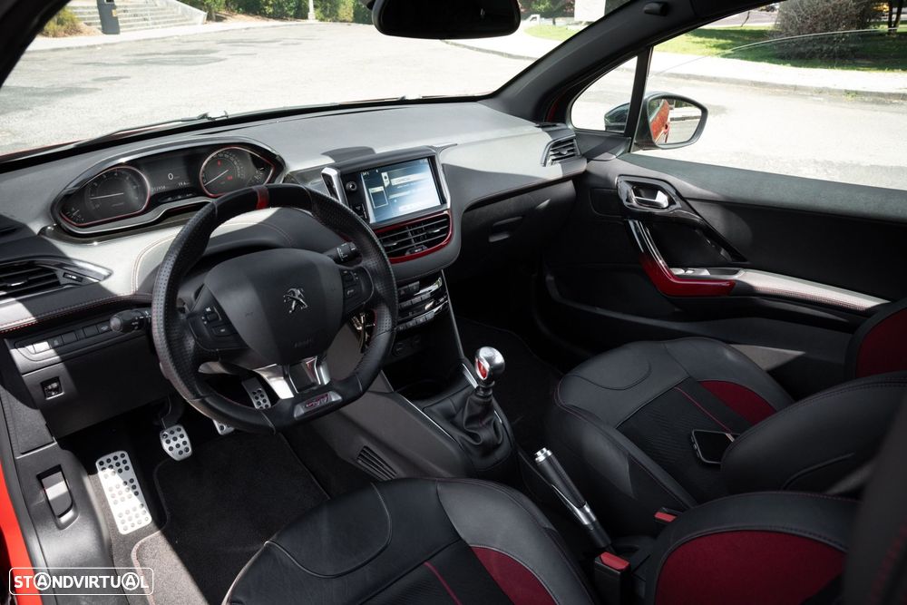 Peugeot 208 1.6 THP GTi - 12