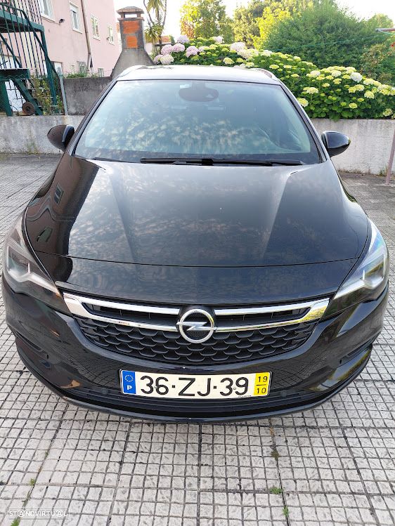 Opel Astra Sports Tourer - 2
