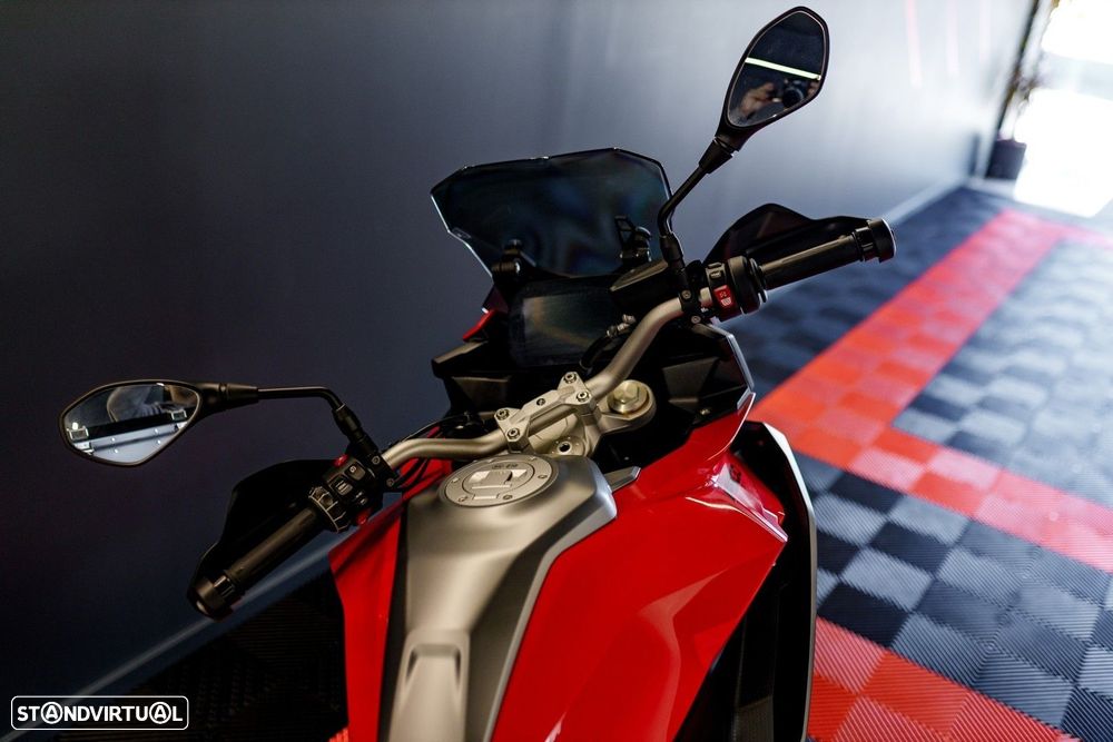 BMW F 900 XR 4R90 - 10