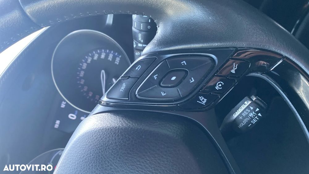 Toyota C-HR 1.8 HSD 122 CP 4x2 CVT Cult - 13