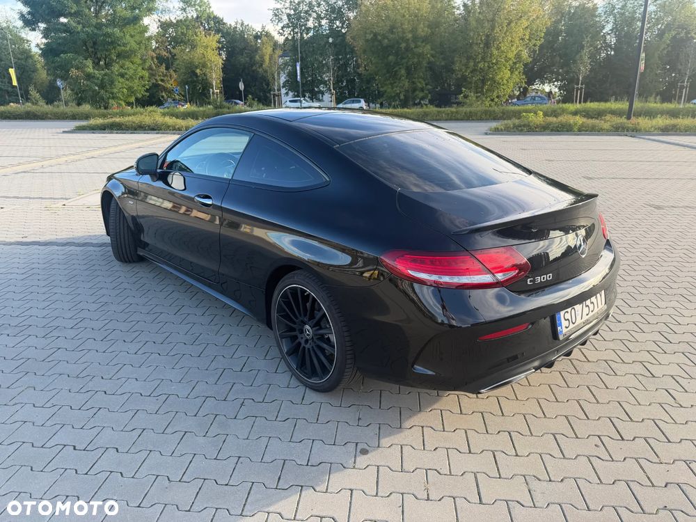 Mercedes-Benz Klasa C 300 9G-TRONIC Night Edition - 5