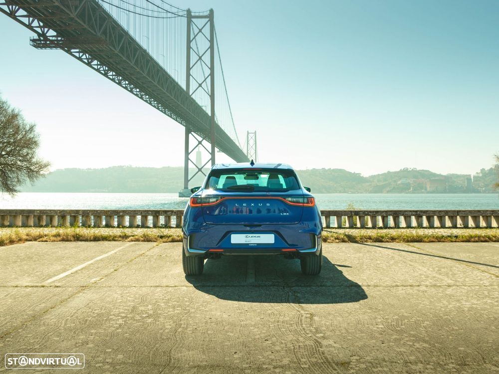 Lexus LBX Elegant - 4