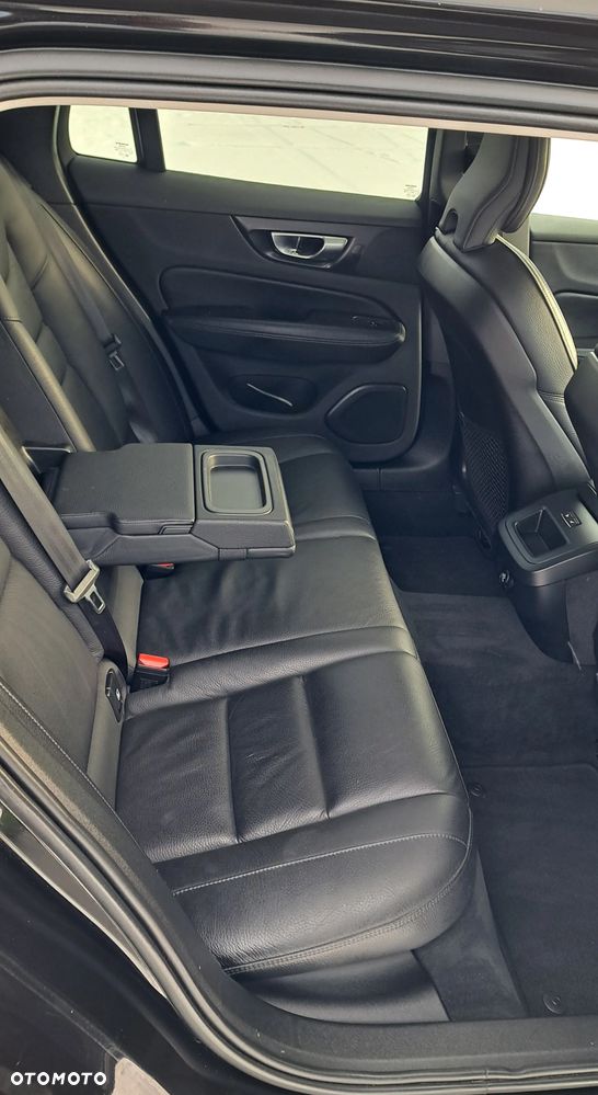 Volvo V60 D4 AWD Geartronic Momentum - 13