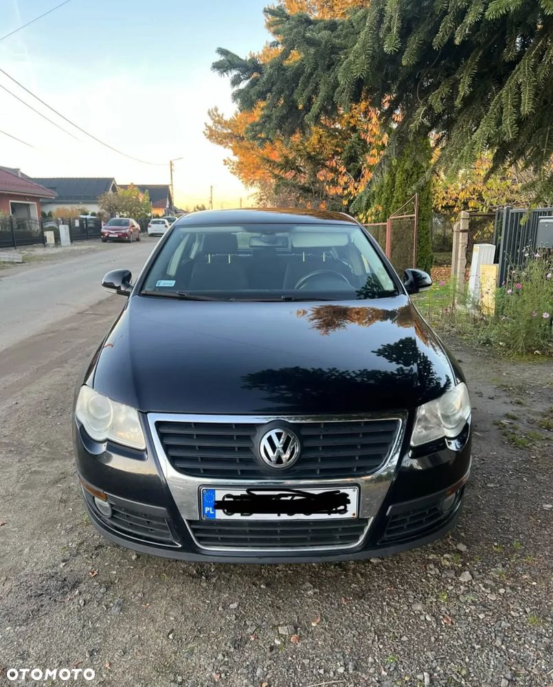 Volkswagen Passat 1.9 TDI Comfortline - 1