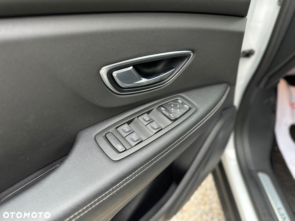 Renault Scenic BLUE dCi 120 Deluxe-Paket LIMITED - 24