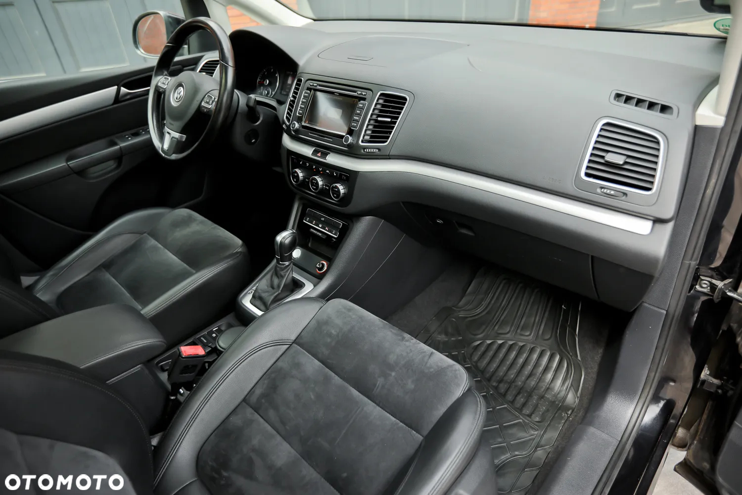 Volkswagen Sharan 2.0 TDI DSG BlueMotion Technology Highline - 25
