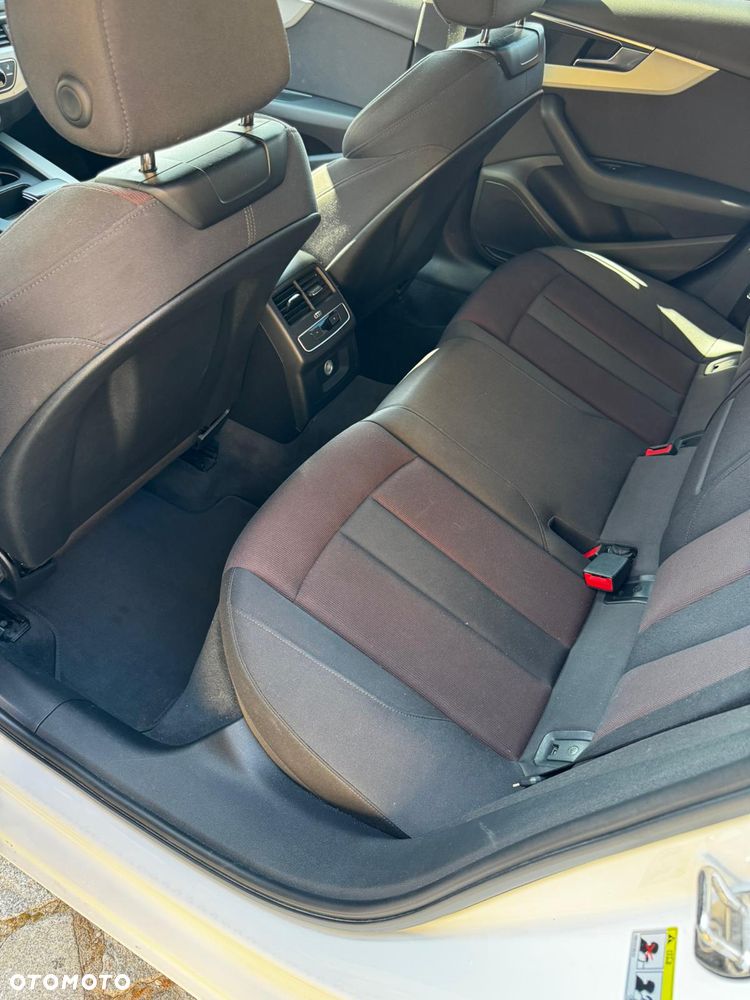 Audi A4 Limousine - 16