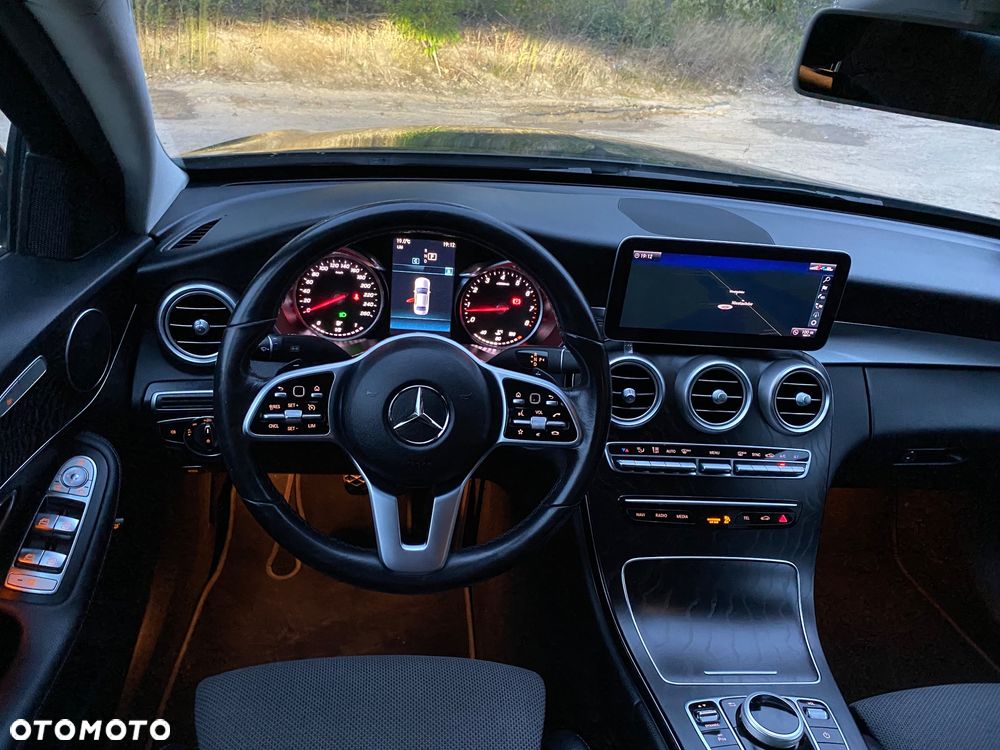 Mercedes-Benz Klasa C 180 9G-TRONIC Avantgarde - 27