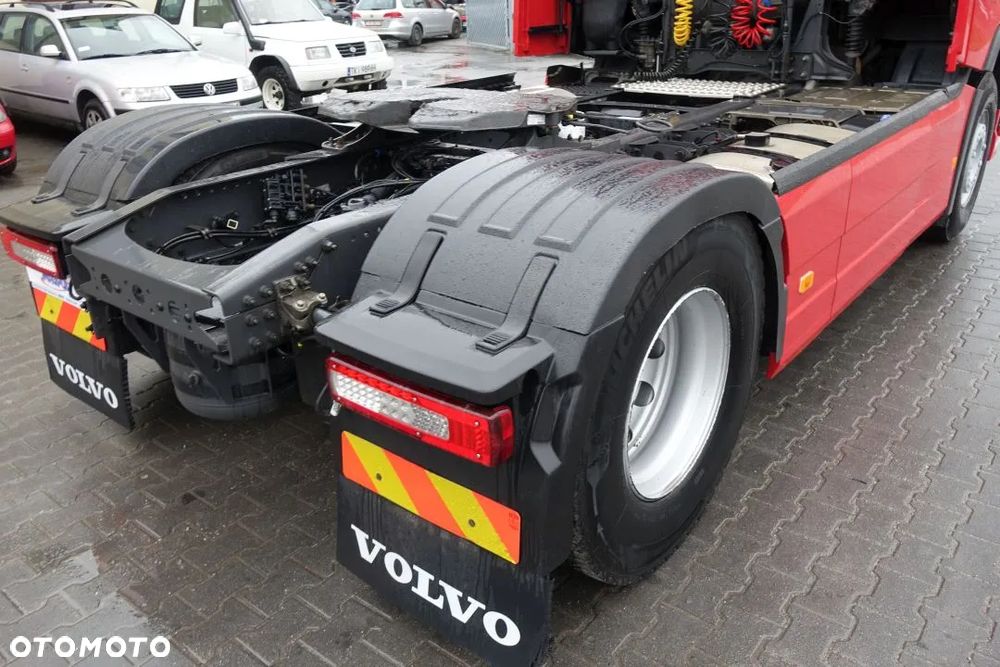 Volvo FH 500 GLOBETROTTER XL / STANDARD/ AUTOMAT / EURO 6 / KLIMATYZACJA POSTOJOWA/ 2 ZBIORNIKI PALIWA - 19