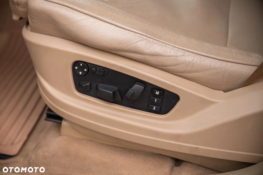 BMW X5 xDrive48i - 17