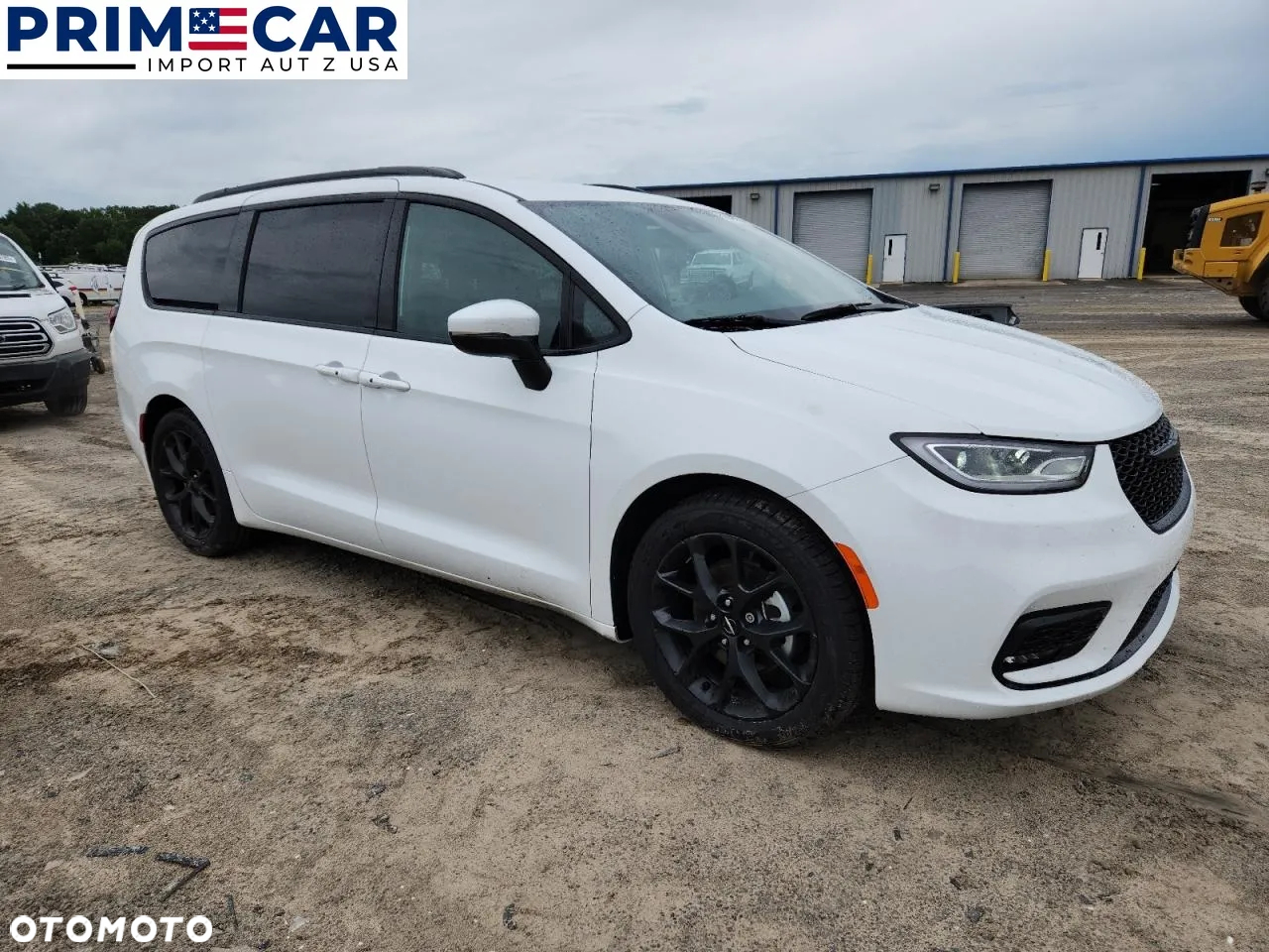 Chrysler Pacifica - 4