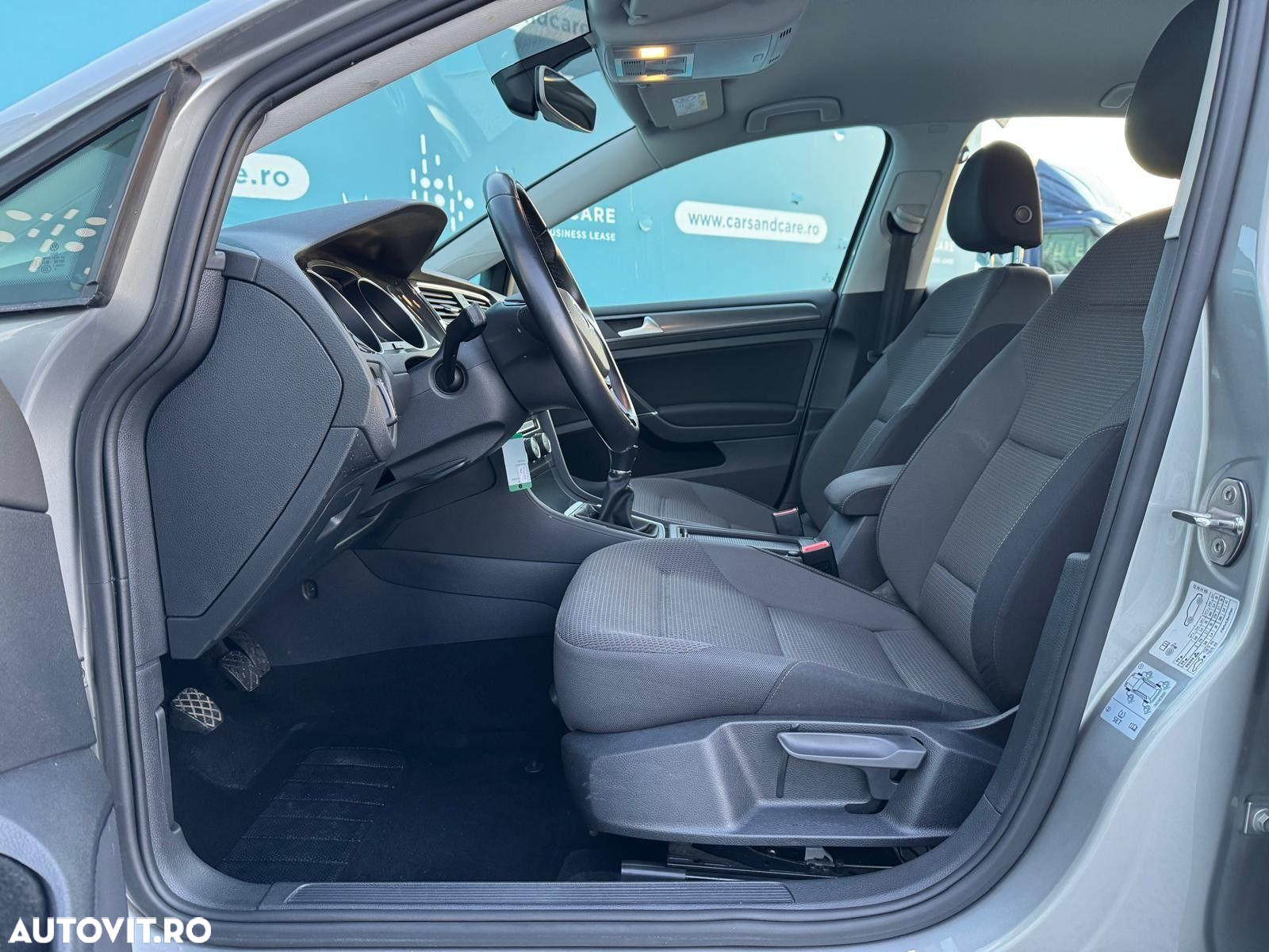 Volkswagen Golf - 12