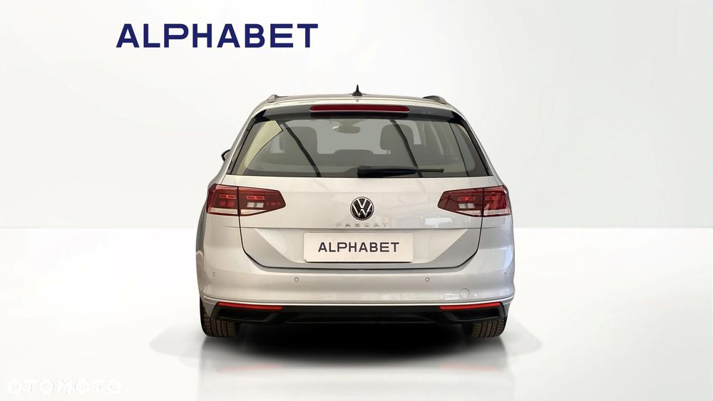 Volkswagen Passat - 4