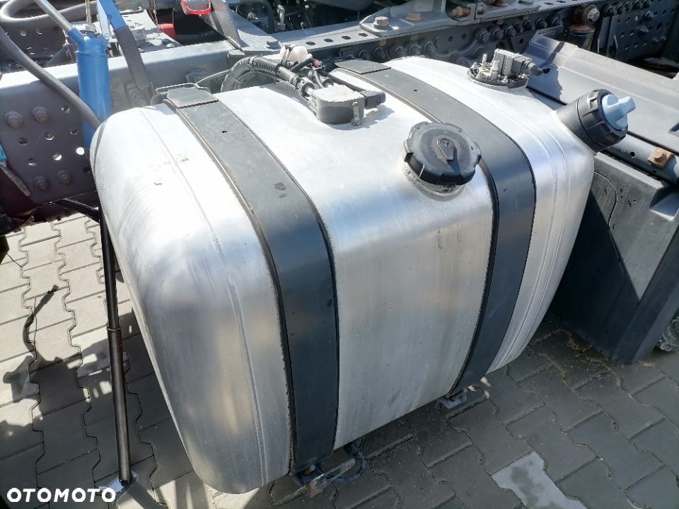 Zbiornik paliwa AdBlue Mercedes Actros MP4 300L - 3