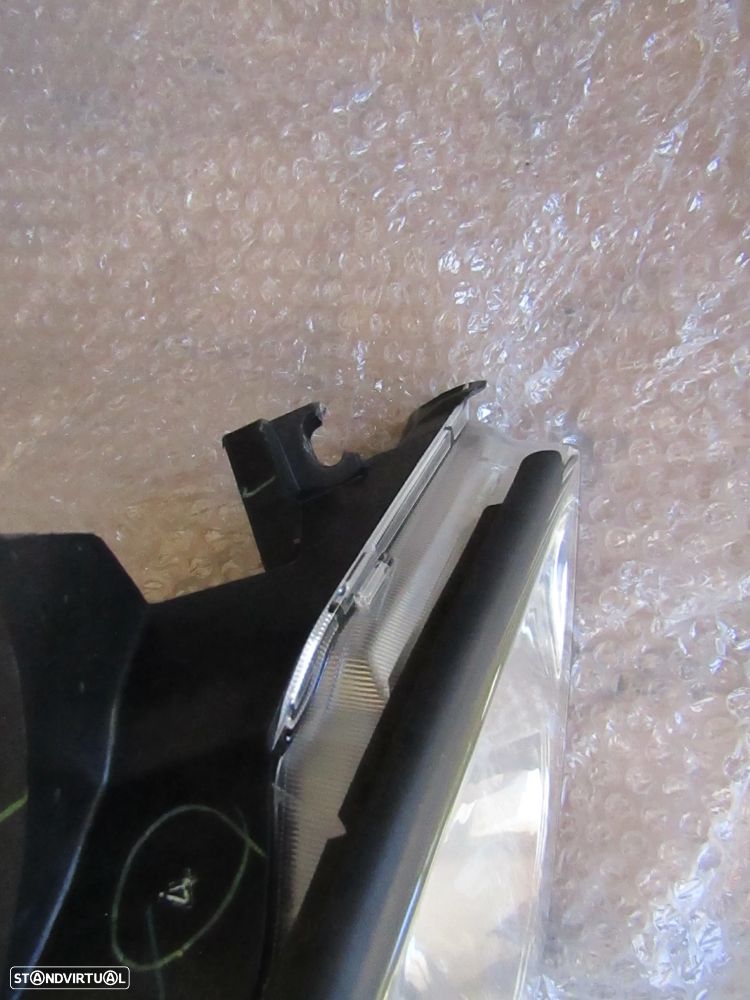 Farol direito Toyota Corolla Verso ano 2005 original , ver detalhes - 3