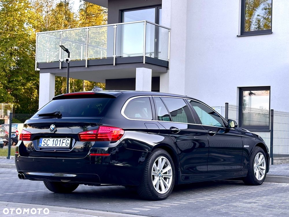 BMW Seria 5 525d xDrive Sport-Aut - 10
