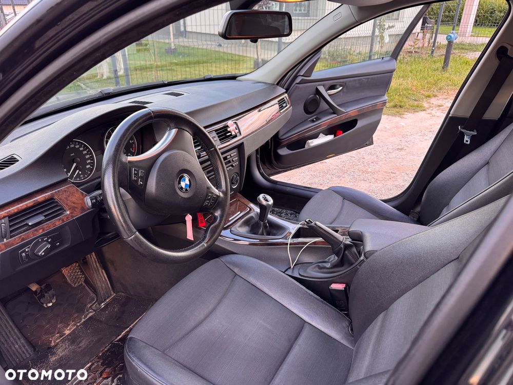 BMW Seria 3 320i - 2