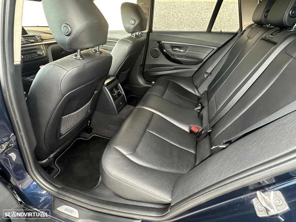 BMW 320 d Line Luxury - 4